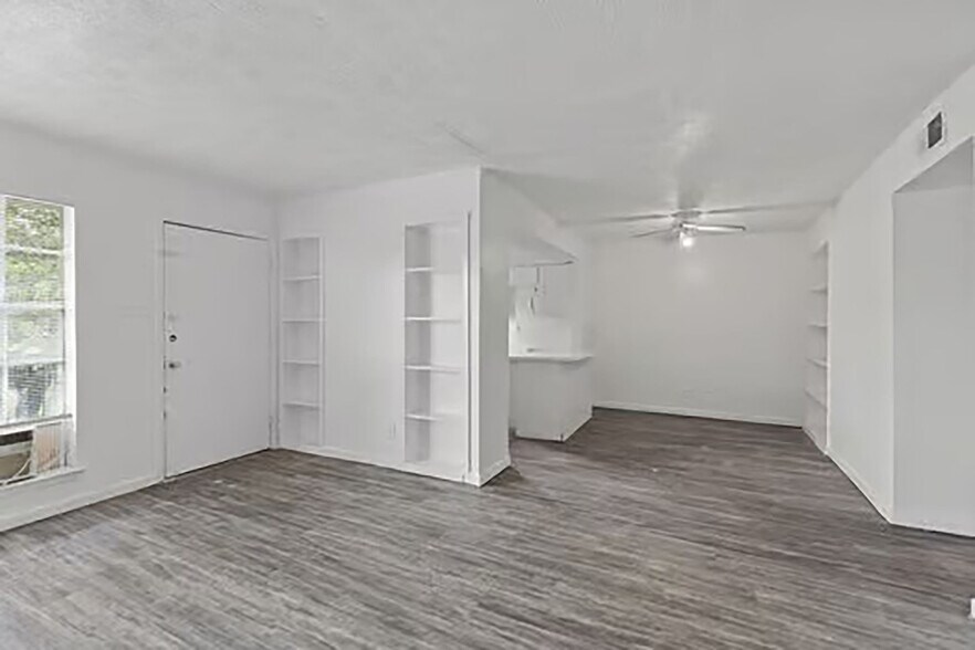 More Photos Of 6821 Fairway Dr, Houston Apartments For Sale