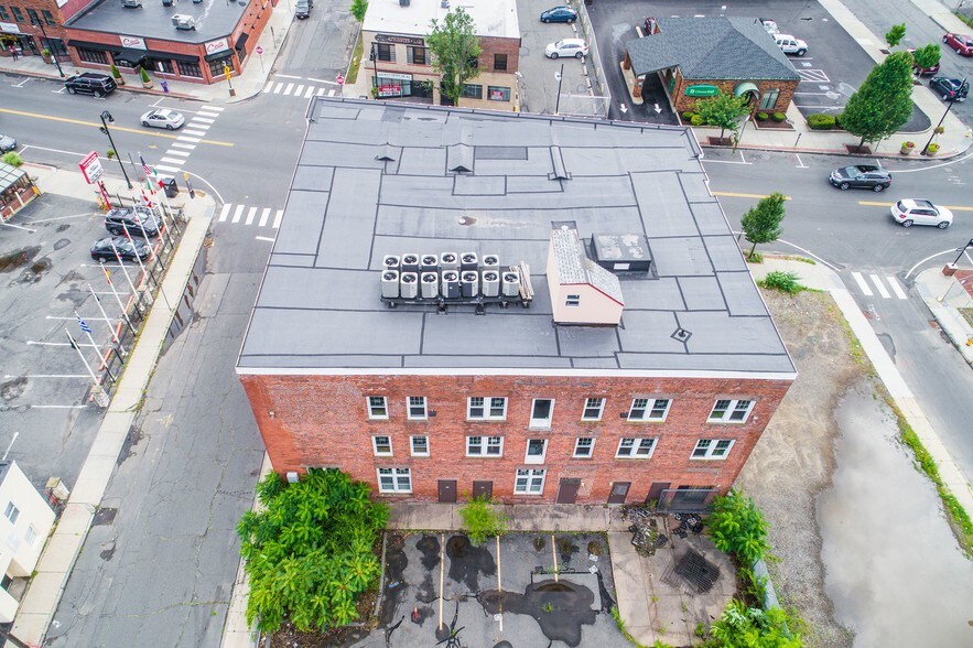 More Photos Of 979 Main St, Springfield Office Residential For Sale