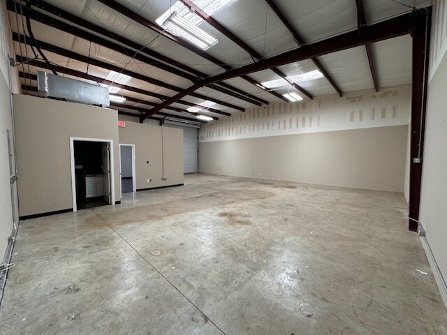 More Photos Of 310 Magnolia St, Spring Warehouse For Sale