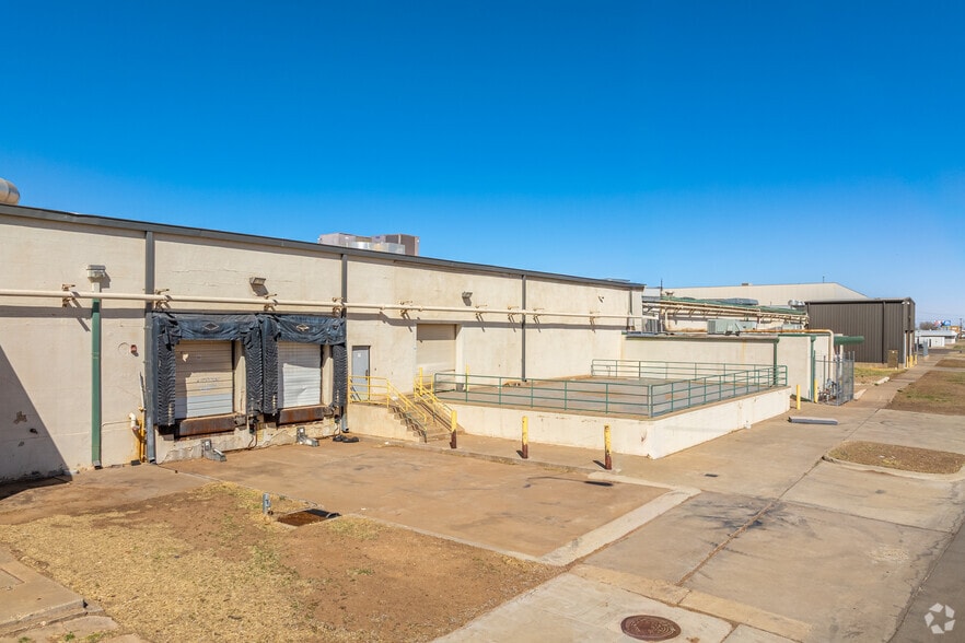 More Photos Of 3203 Avenue B, Lubbock Food Processing For Lease