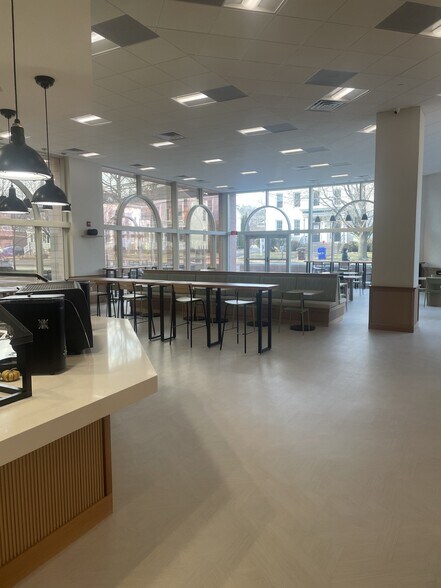 More Photos Of 213 Court St, Middletown Office For Lease