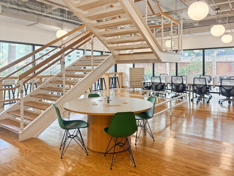 More Photos Of 501 E Las Olas Blvd, Fort Lauderdale Coworking Space