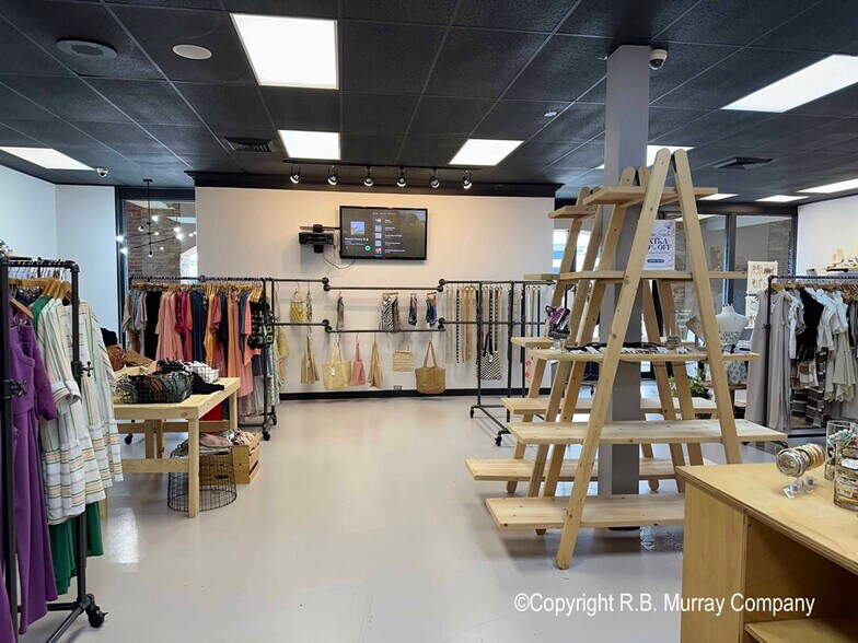 More Photos Of 1324-1326 E. Battlefield, Springfield General Retail For Lease