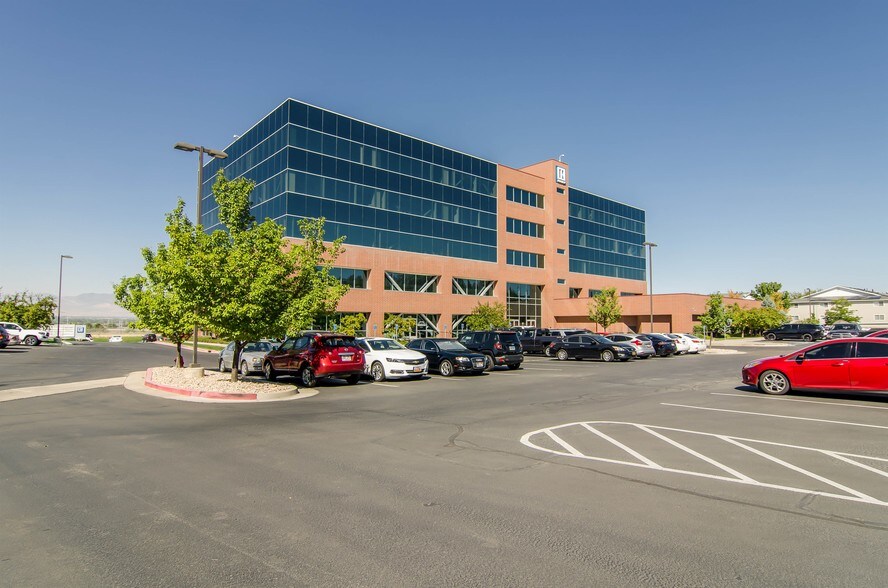 More Photos Of 230 W Towne Ridge Pky, Sandy Office For Lease