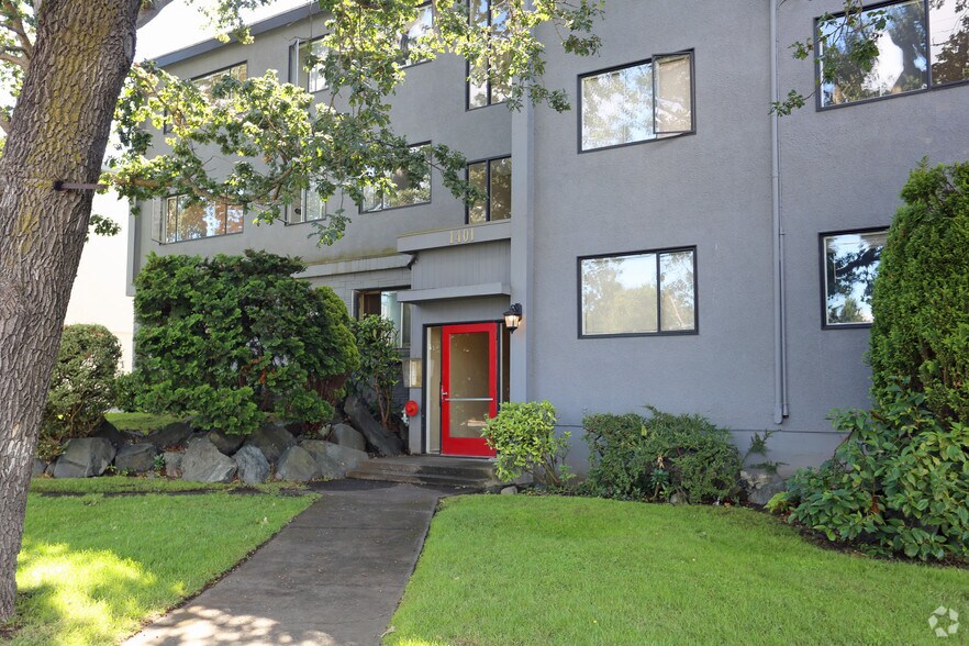 More Photos Of 1401 Fort St, Victoria Apartments For Sale