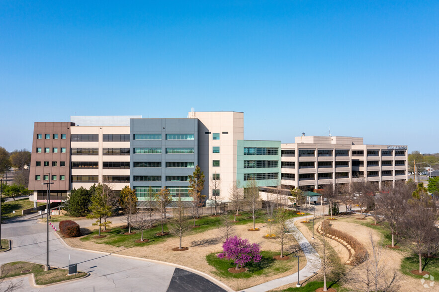 Primary Photo Of 2950 S Elm Pl, Broken Arrow Medical For Lease