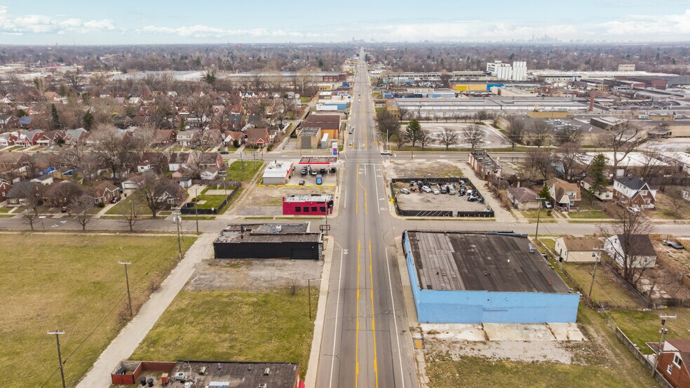 More Photos Of 14700 W Chicago St, Detroit Freestanding For Sale