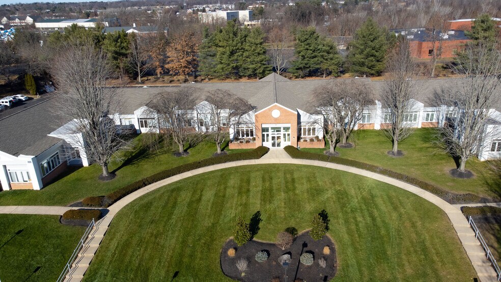 More Photos Of 400-415 Executive Dr, Langhorne Medical For Lease