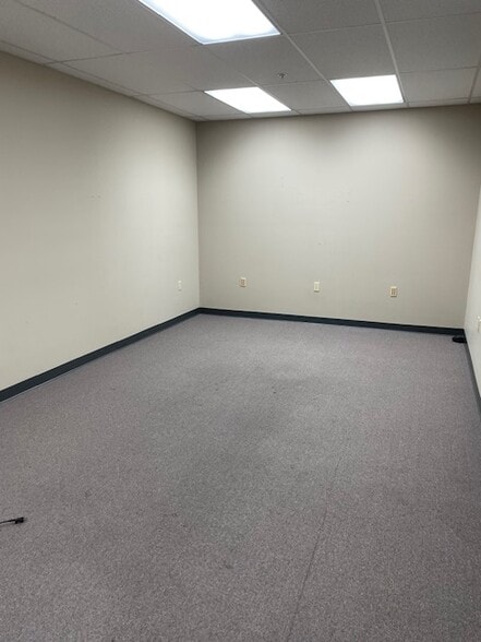More Photos Of 405 W Bell St, Ridgely Light Distribution For Lease