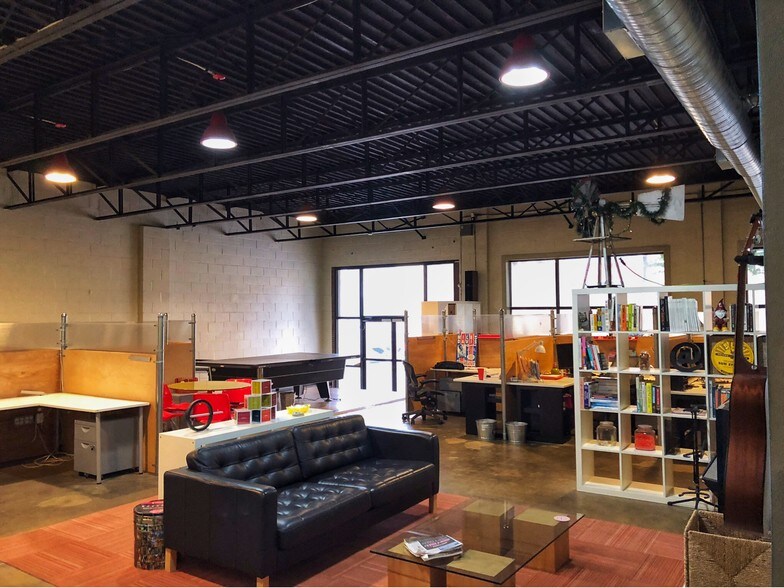 More Photos Of 1525-1527 Locust St, Kansas City General Retail For Lease