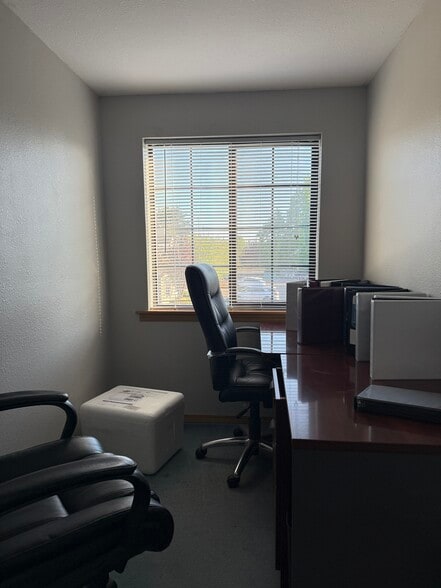 More Photos Of 1919 N Pearl St, Tacoma Office For Sale