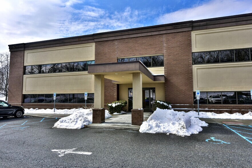 More Photos Of 470 Franklin Tpke, Ramsey Medical For Lease