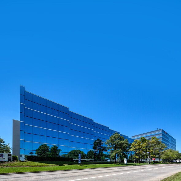 More Photos Of 1300 W Sam Houston Pky S, Houston Office For Sale