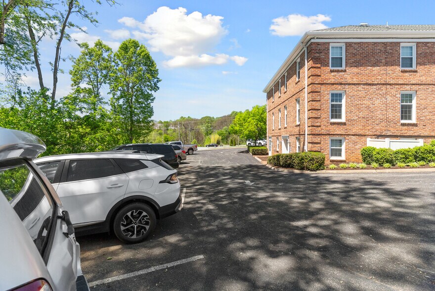 More Photos Of 6200 Fort Ave, Lynchburg Medical For Sale