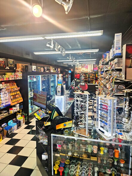 More Photos Of 4531 Van Nuys Blvd, Sherman Oaks Storefront Retail Residential For Sale