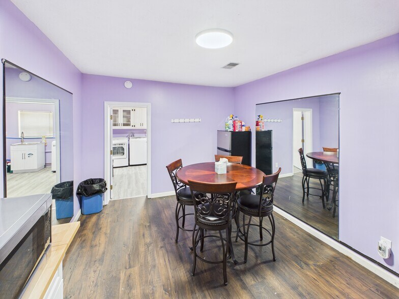 More Photos Of 2404 Grant Ave, Saint Albans Freestanding For Sale