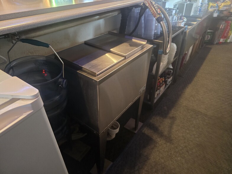 More Photos Of 8101 Schofield Ave, Weston Bar For Sale