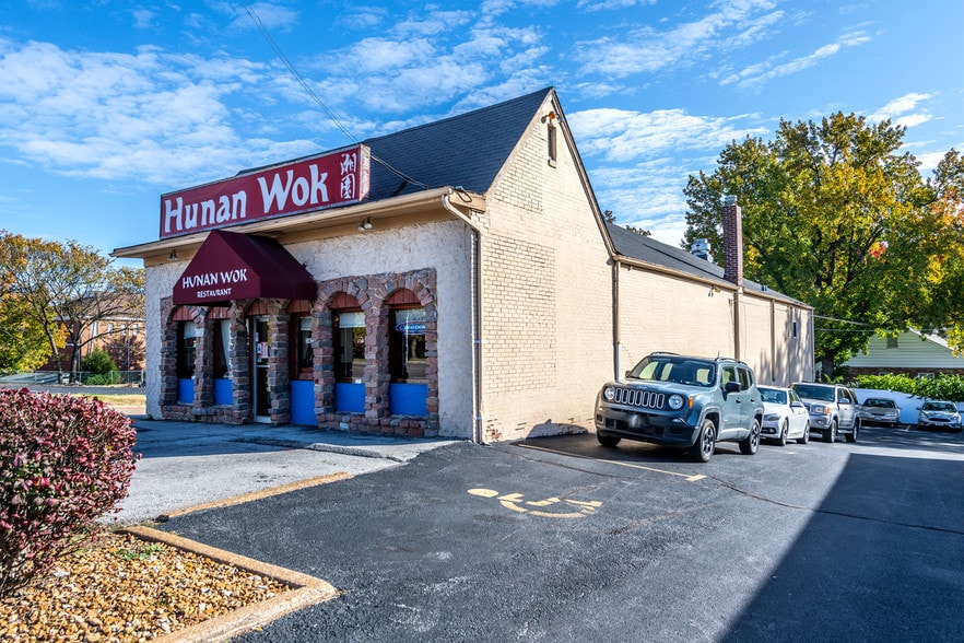 More Photos Of 2428 S Brentwood Blvd, Saint Louis Restaurant For Sale