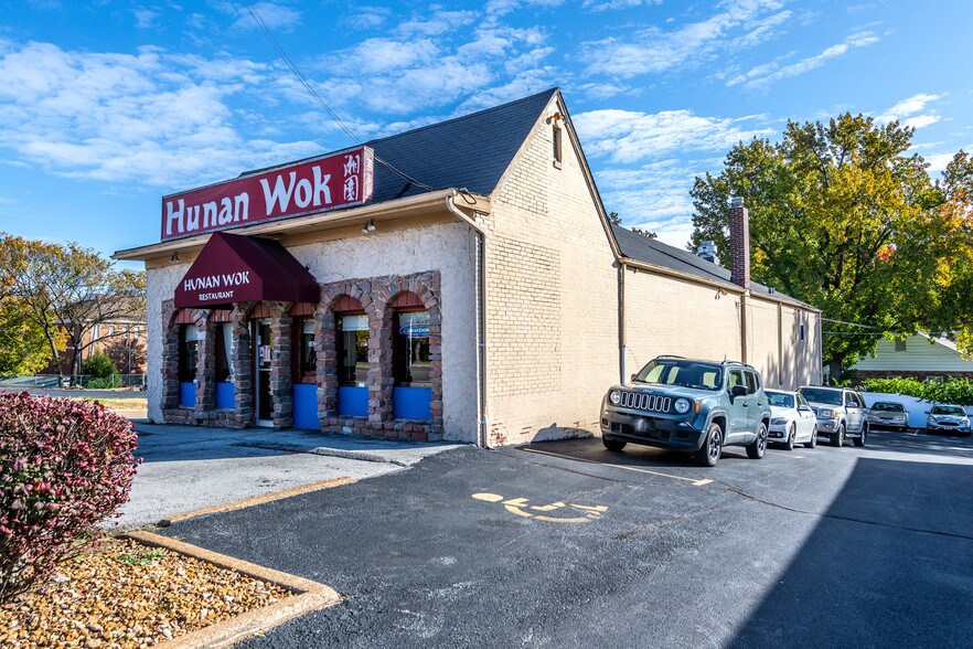 More Photos Of 2428 S Brentwood Blvd, Saint Louis Restaurant For Sale