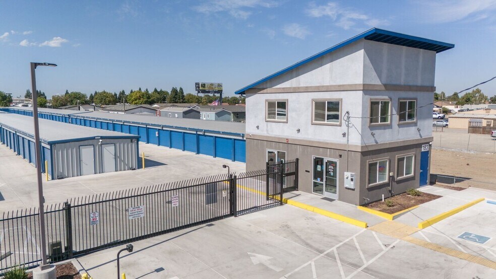 More Photos Of 183 S Austin Rd, Manteca Self Storage For Sale