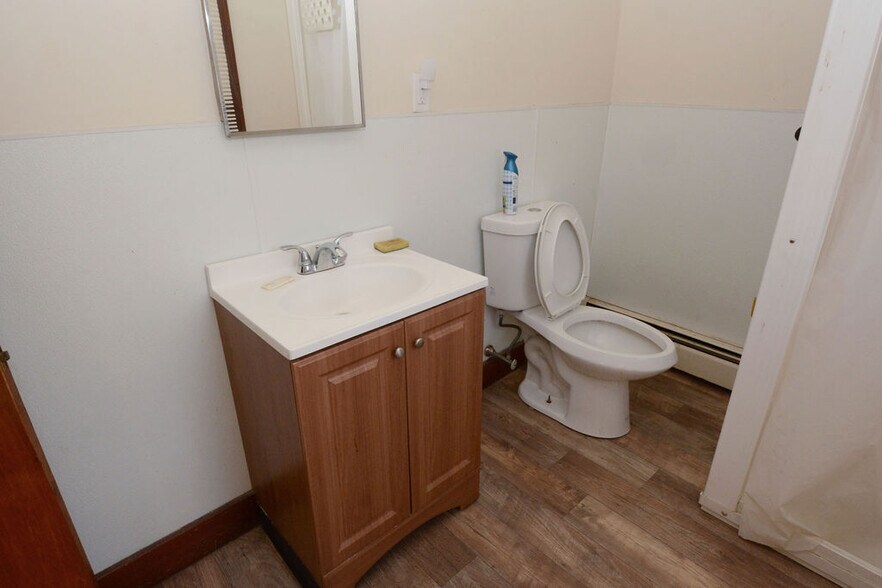 More Photos Of 101 S Main St, Richlandtown Restaurant For Sale