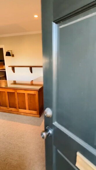 Primary Photo Of 1991 Rockledge Rd NE, Atlanta Office For Sale