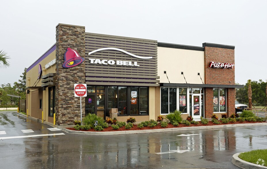 More Photos Of 7840-7850 N Wickham Rd, Melbourne Freestanding For Sale