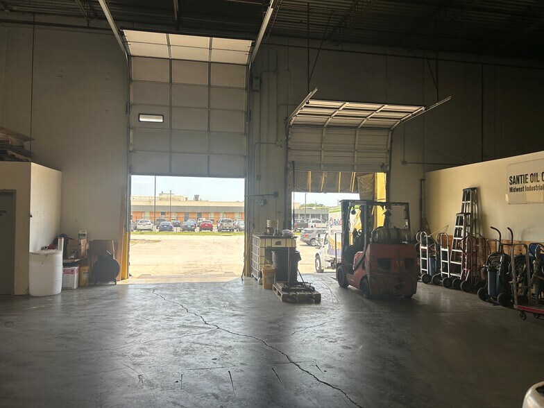 More Photos Of 8921-8957 Frost Ave, Saint Louis Distribution For Lease