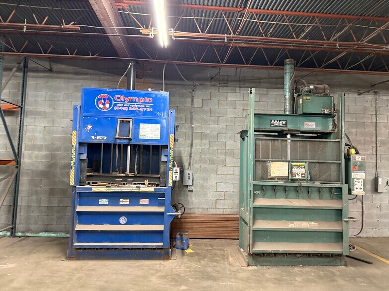 More Photos Of 900-920 W Fairfield Rd, High Point Warehouse For Lease