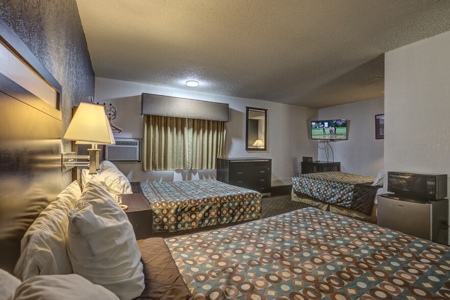 More Photos Of 101 W Phoenix St, Payson Hotel For Sale