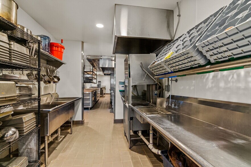 More Photos Of 2708 E Cesar Chavez St, Austin Restaurant For Sale