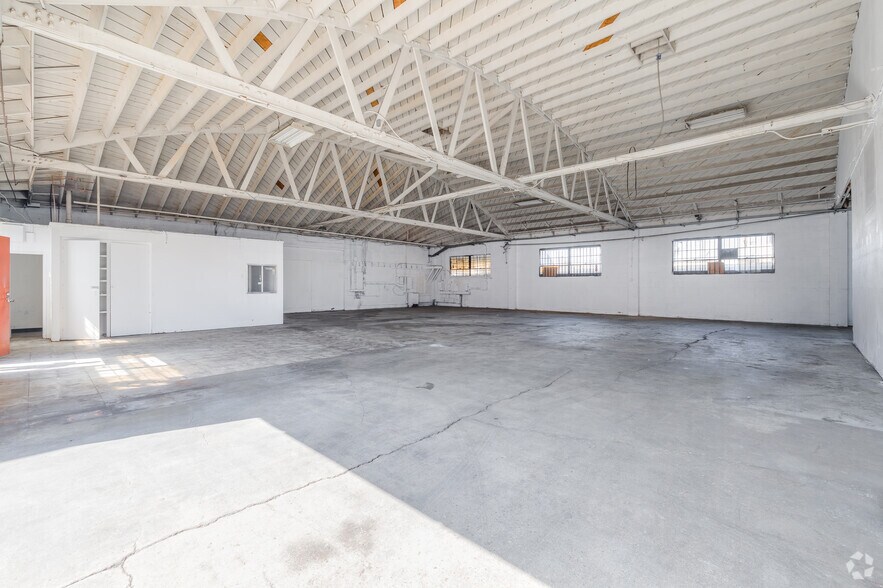 More Photos Of 115-123 E Gardena Blvd, Gardena Service For Lease