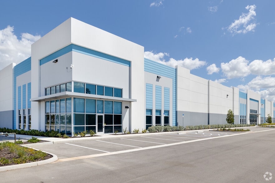 More Photos Of 16200 Ben Hill Griffin Pky, Fort Myers Unknown For Lease