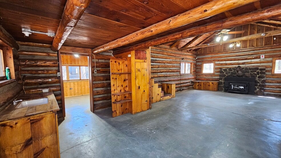 More Photos Of 182 White Mountain blvd, Lakeside General Retail For Sale