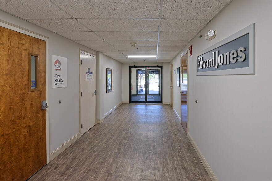 More Photos Of 29 E Mountain St, Worcester Office For Sale