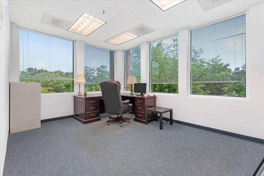 More Photos Of 8140 Ashton Ave, Manassas Medical For Sale