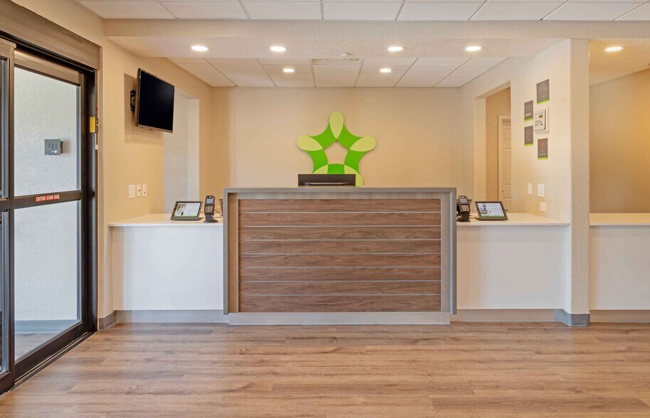 More Photos Of 7212 Eastpoint Blvd, Baytown Hotel For Sale