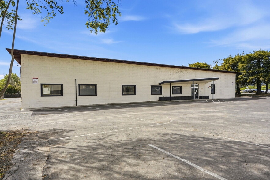 More Photos Of 1420 Healdsburg Ave, Healdsburg Flex For Sale