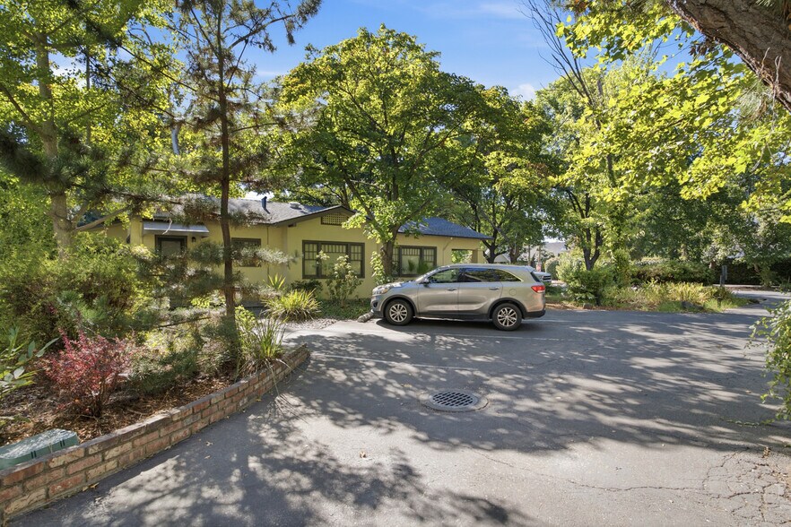 More Photos Of 1361 Esplanade Rd, Chico Office For Sale
