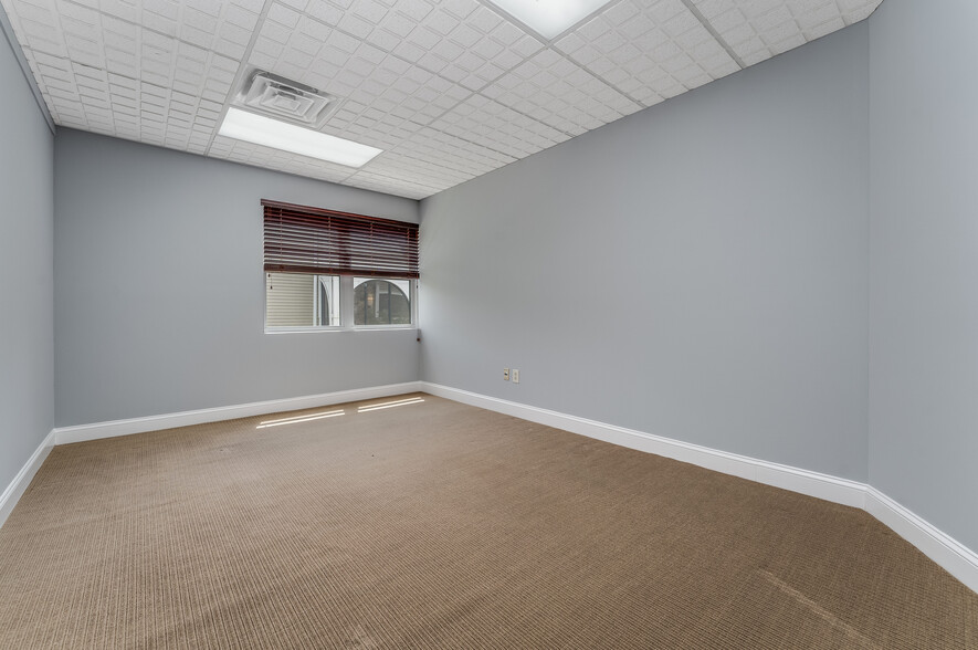 More Photos Of 490 Schooleys Mountain Rd, Hackettstown Medical For Sale