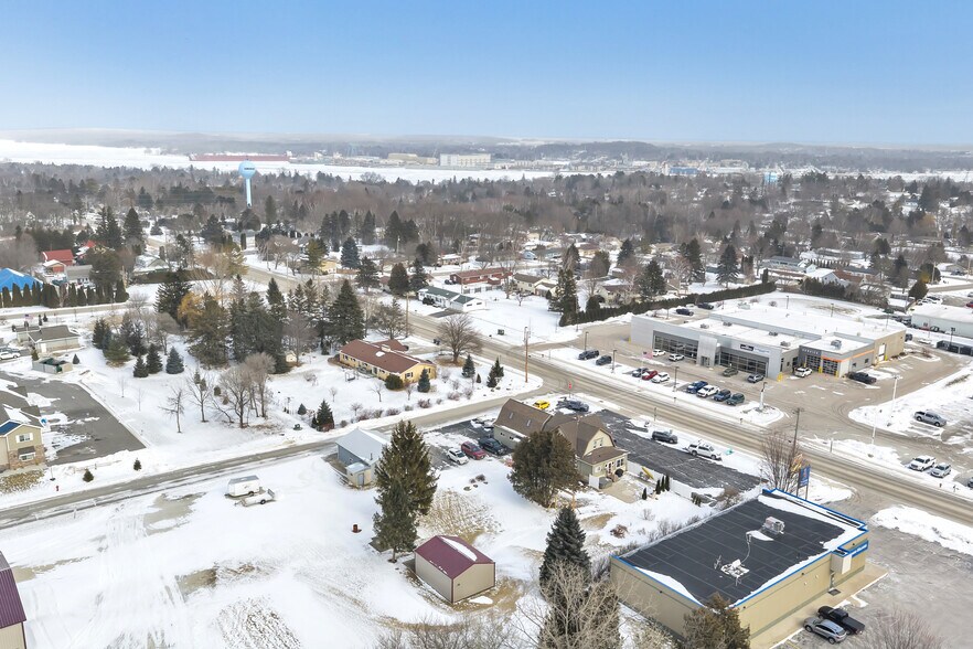 More Photos Of 513-529 Duluth Ave, Sturgeon Bay, Sturgeon Bay General Retail For Sale