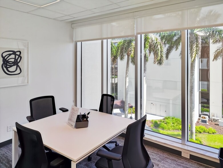 More Photos Of 3003 Tamiami Trl N, Naples Office For Lease