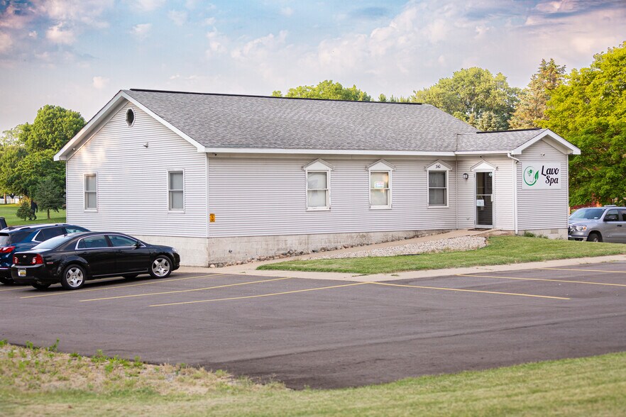 More Photos Of 340 W Grand River Ave, Webberville Medical For Sale