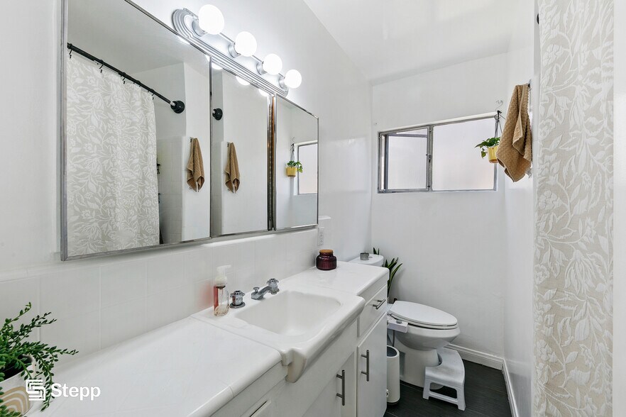 More Photos Of 1809 Appleton St, Long Beach Apartments For Sale