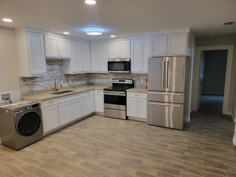 More Photos Of 8205 N La Homa Rd, Mission Apartments For Sale