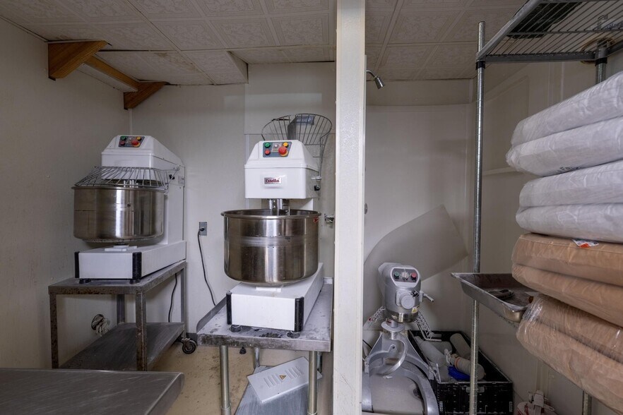 More Photos Of 507 W Wisconsin St, Sparta Flex For Sale