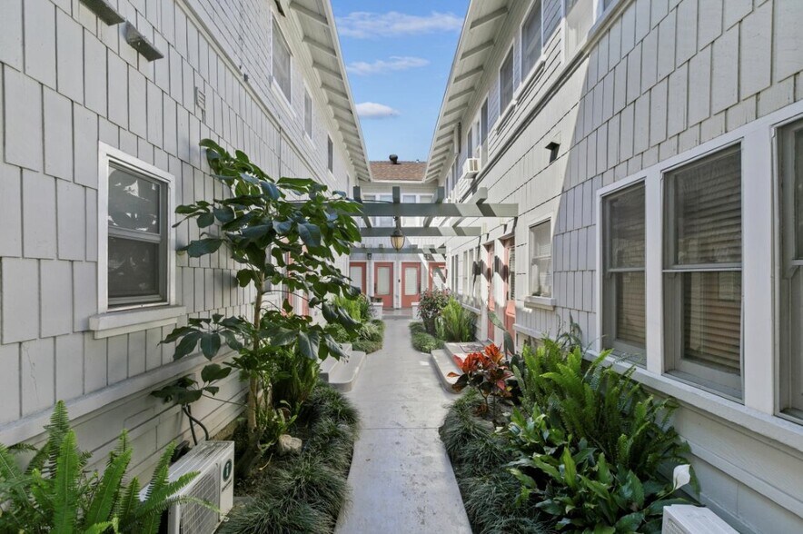 More Photos Of 625 E Broadway, Long Beach Apartments For Sale