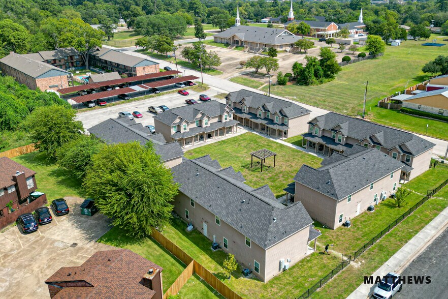 Primary Photo Of 2002 20th St, Huntsville Apartments For Sale