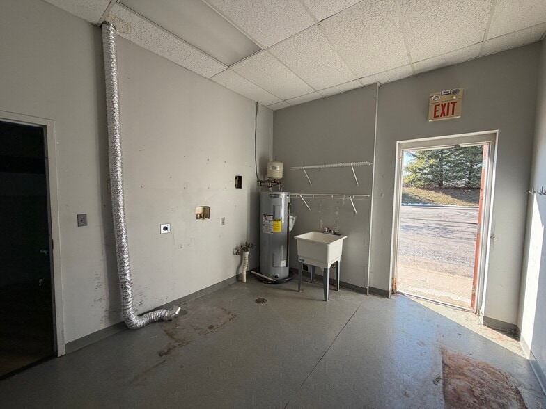 More Photos Of 5705 S State Route 48, Maineville Unknown For Lease