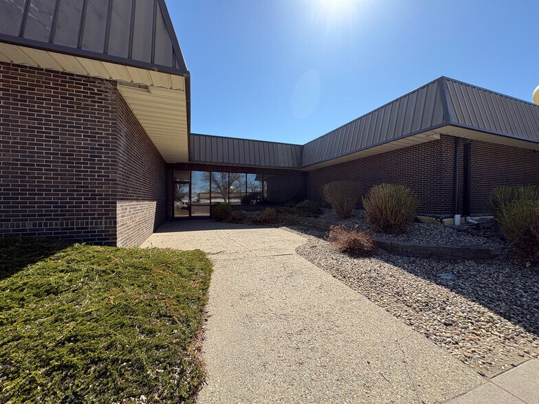 More Photos Of 1515 N Sanborn Blvd, Mitchell Office For Sale